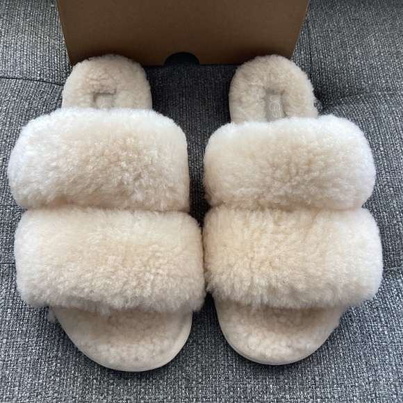 UGG® Maxi Curly Genuine Shearling Scuffetta Slipper (Women) 7M - Picture 5 of 13